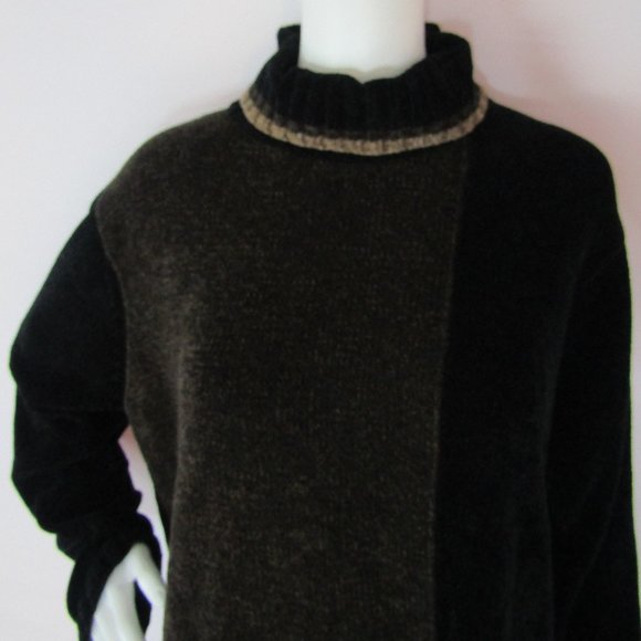 Erika Color Block Turtleneck Sweater - Picture 5 of 13